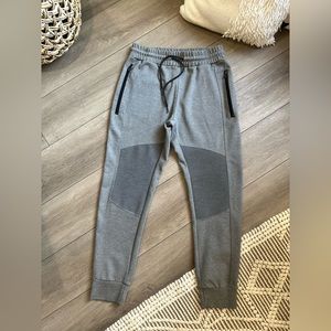 Men’s Joggers Size Medium (Gray)